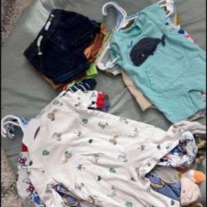 Lot of newborn to 3 months clothes boy